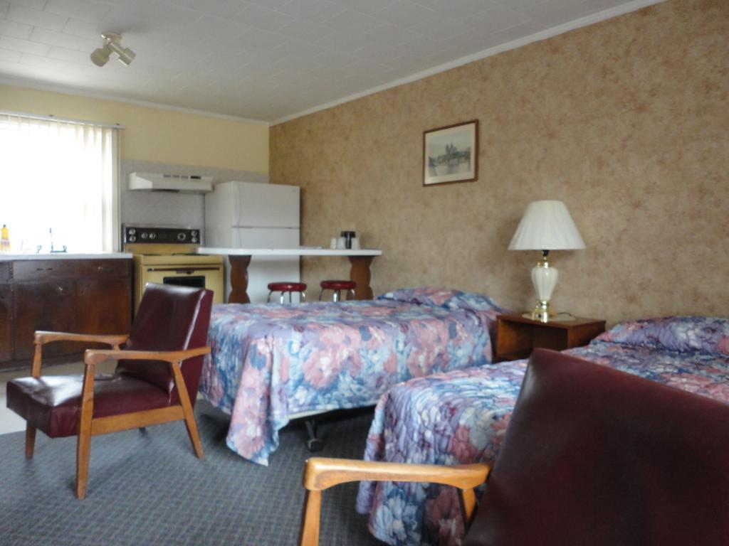 Hipwell'S Motel Fonthill Kültér fotó
