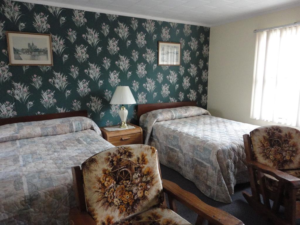 Hipwell'S Motel Fonthill Szoba fotó