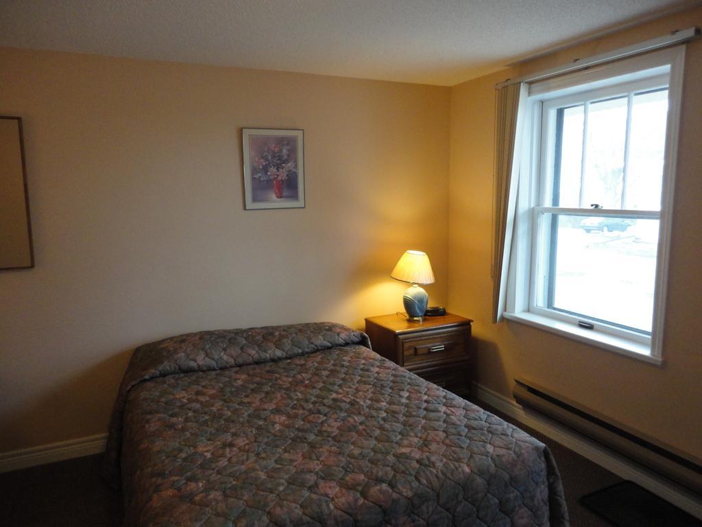 Hipwell'S Motel Fonthill Kültér fotó